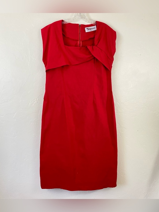 Tatyana Dresses & Skirts - Tatyana Size 4X Red Sleeveless Square Neck Back Zipper Midi Length Dress